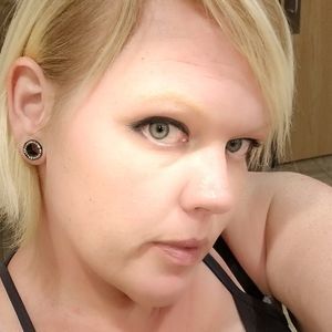 Meet your Posher, Camille